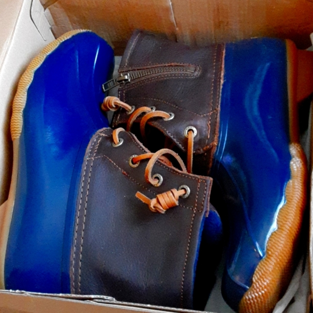 New pair of Sperry boots